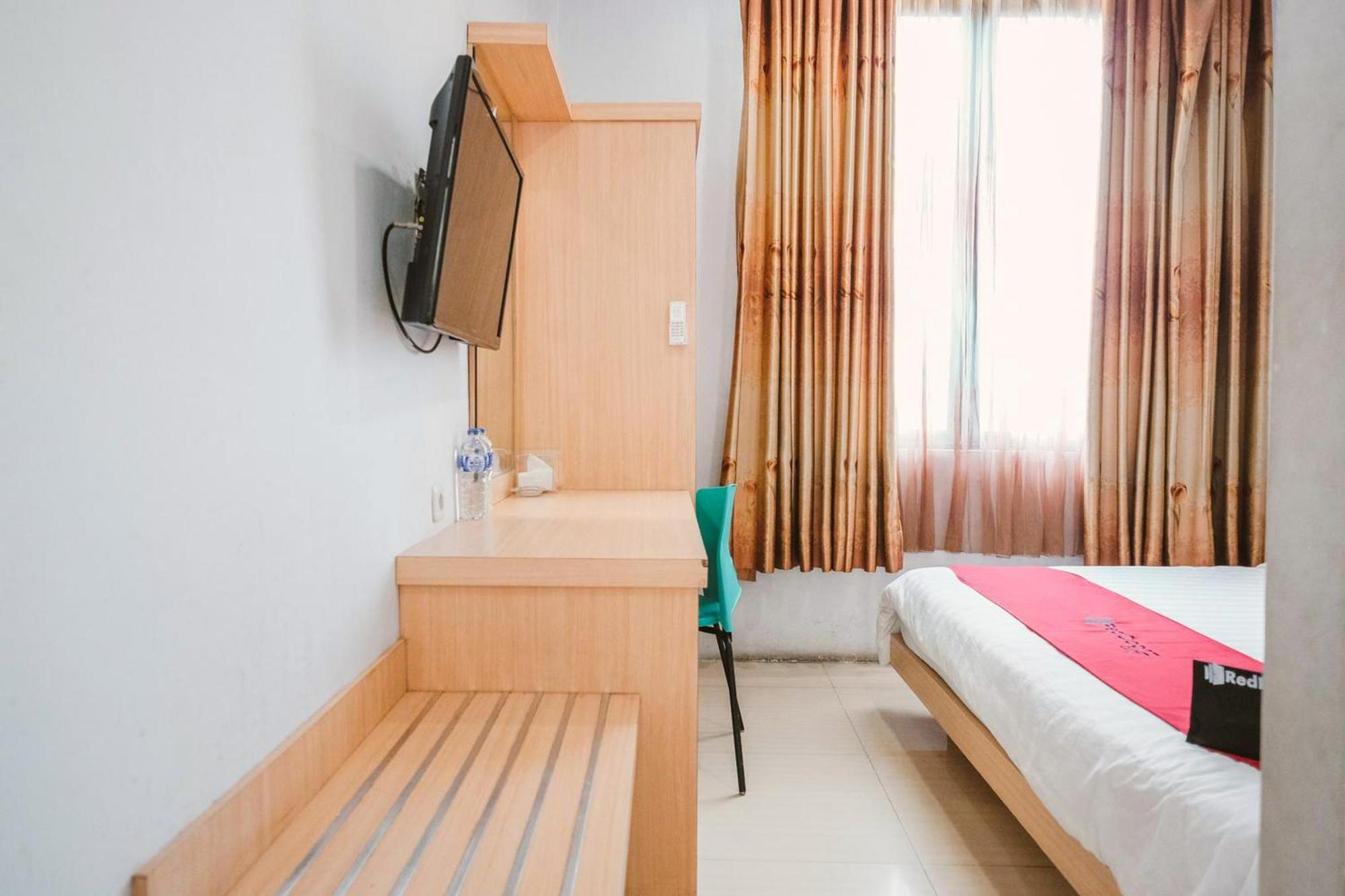 Reddoorz Premium At Hotel T-One Jambi Tanjungjohor Ngoại thất bức ảnh