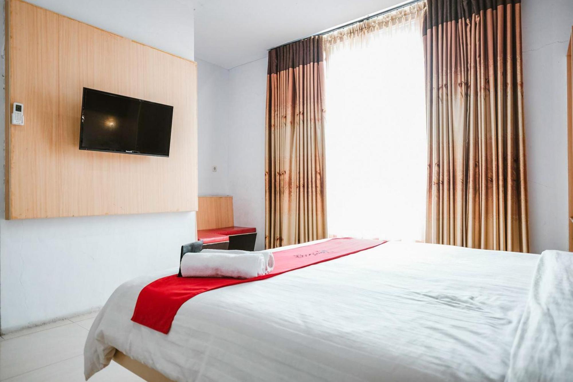 Reddoorz Premium At Hotel T-One Jambi Tanjungjohor Ngoại thất bức ảnh
